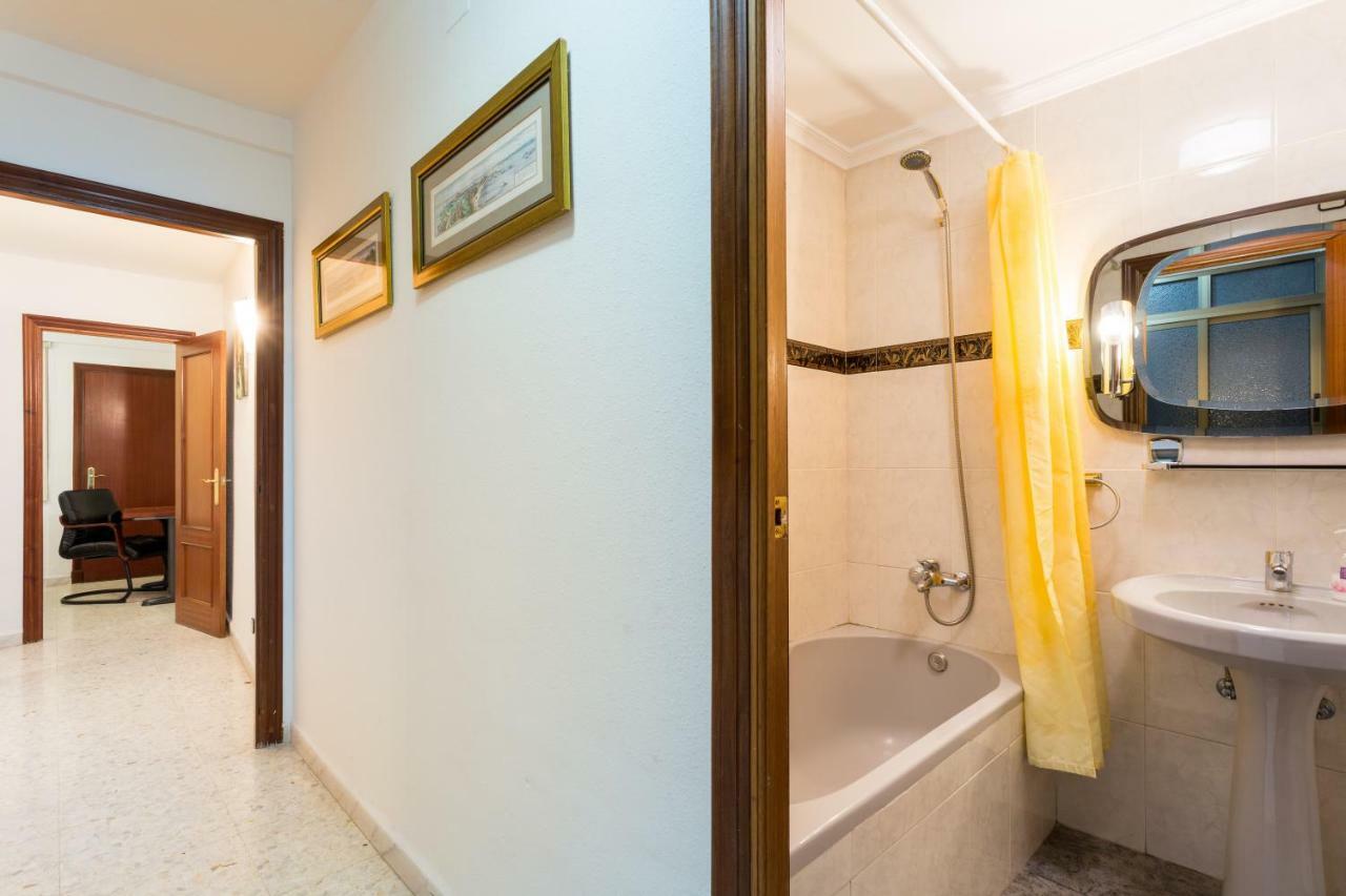 Holi-Rent Albareda Appartement Sevilla Buitenkant foto